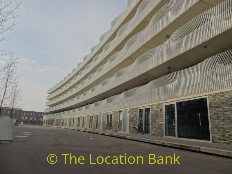 Moderne building