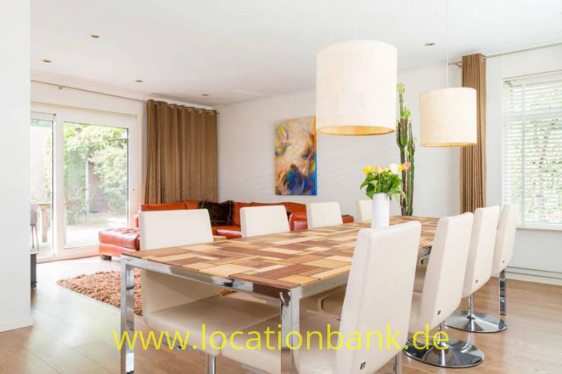 modern Wohnzimmer mit Rolf Bentz furniture