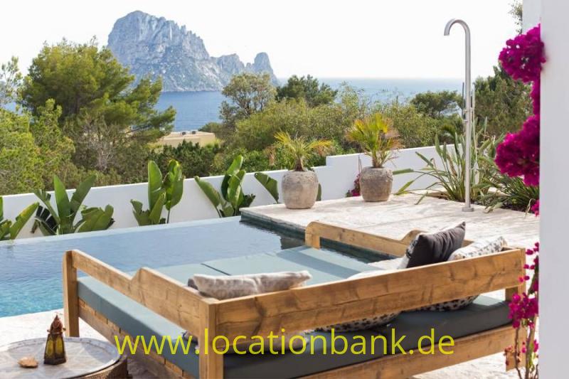 Teraase mit Blick aufs Meer