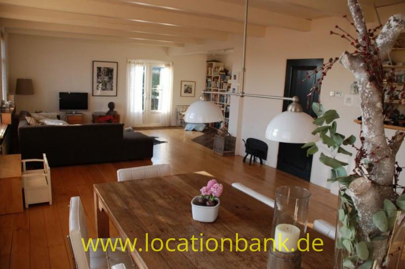 gro&szlig;es Wohnzimmer