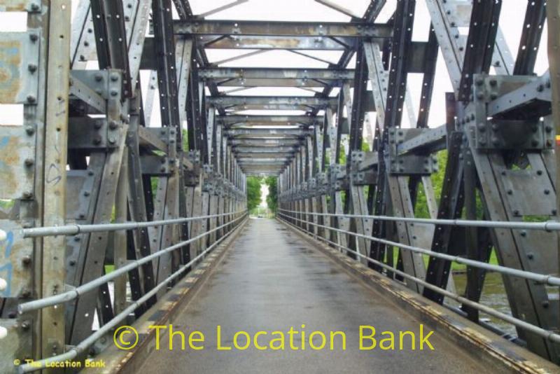 Antiker Iron Vorkriegsbr&uuml;cke one lane