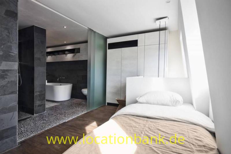 Schlafzimmer mit Blick auf dem Badezimmer
