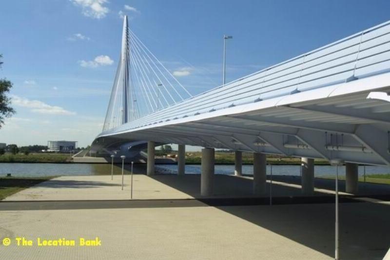 Moderne Br&uuml;cke
