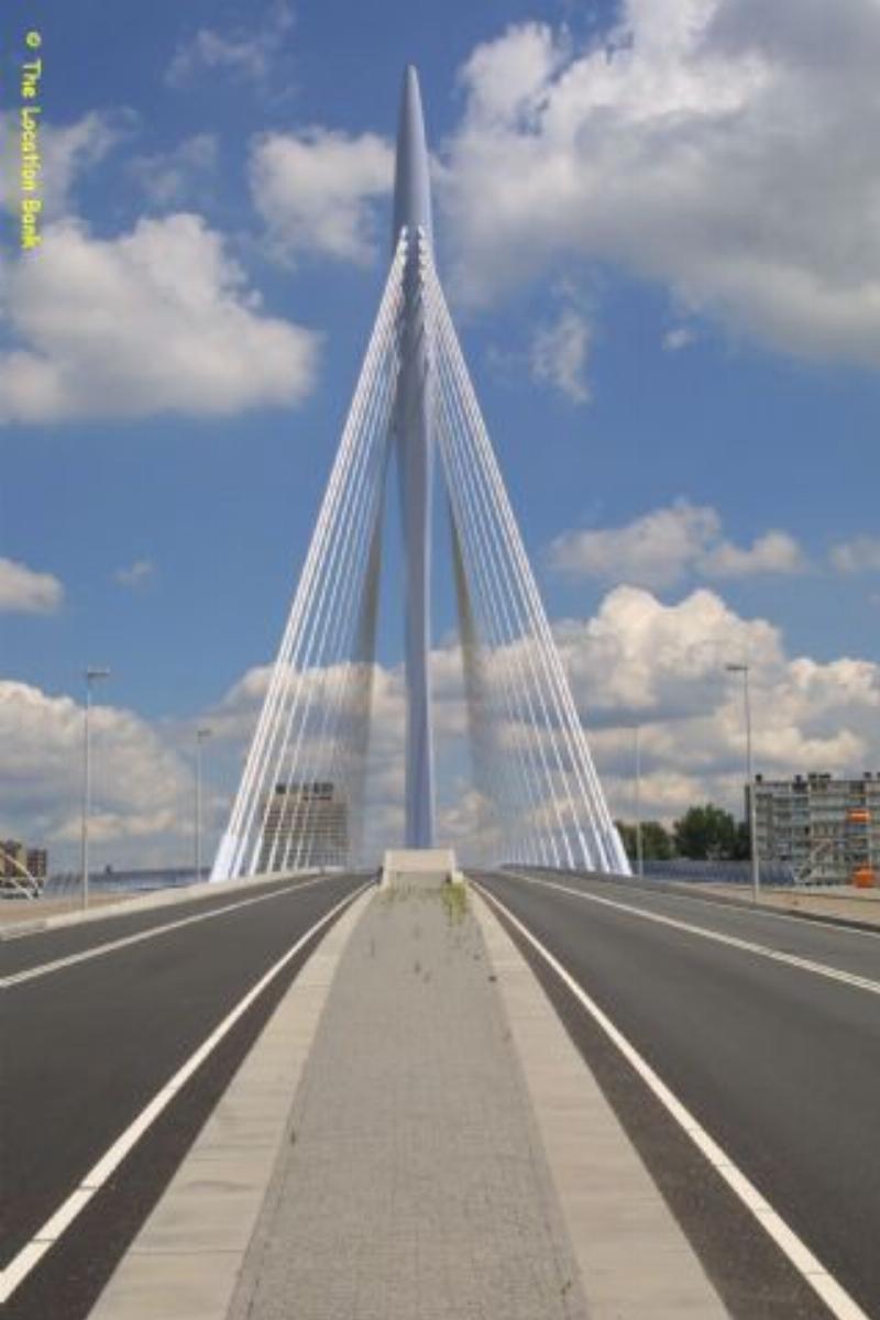 Moderne Hightech Br&uuml;cke