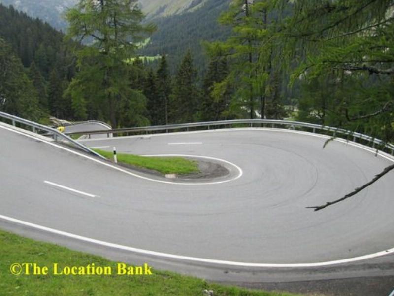 Windy mountain Stra&szlig;e in Switzerland mountain pass