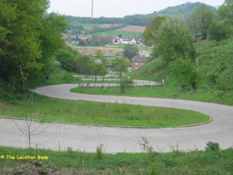 windy curved bend Straße hillside
