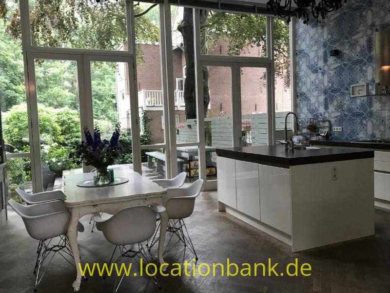 K�che mit Glas Wand