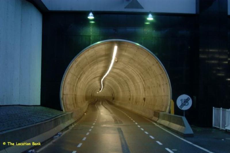 Moderne one lane Tunnel