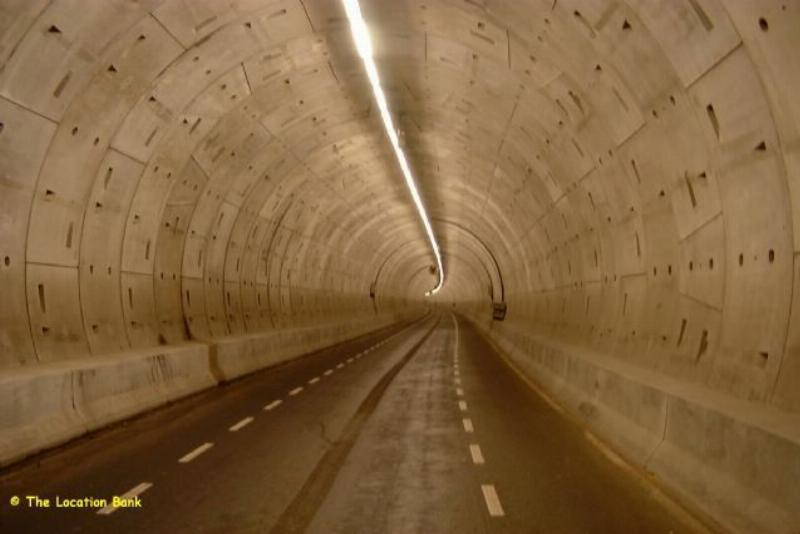 Moderne one lane Tunnel