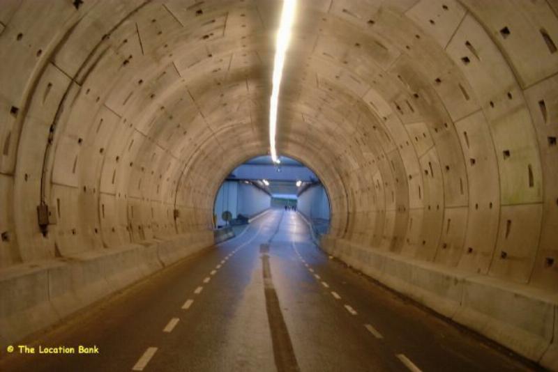 Moderne one lane Tunnel