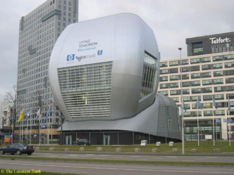 Moderne steel building modern architecture