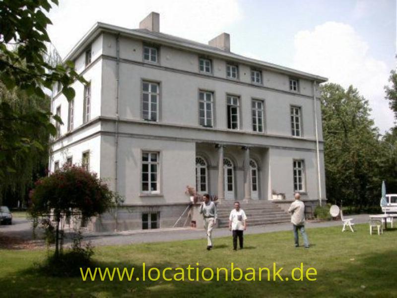 White Castle build in 1842 in Palladio style
