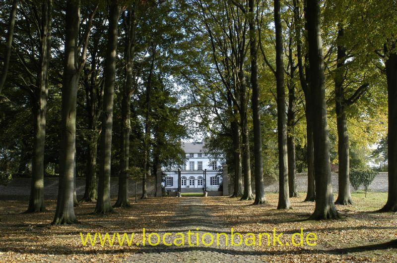 drive to the Schloss