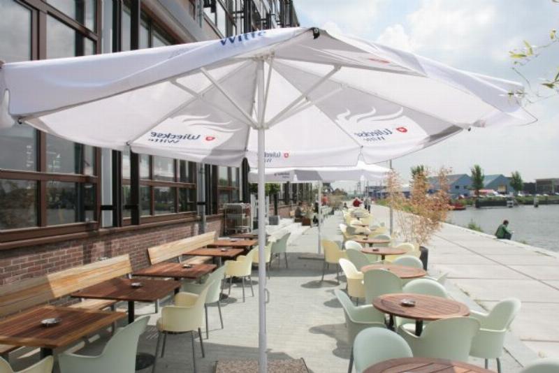Cantine Cafe und Restaurant overlooking the harbour Terrasse terace