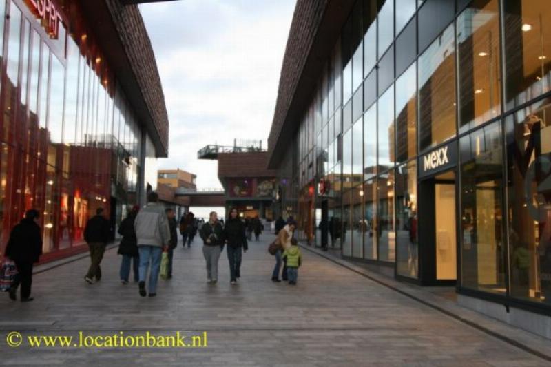 Modernee Einkaufsstra&szlig;e