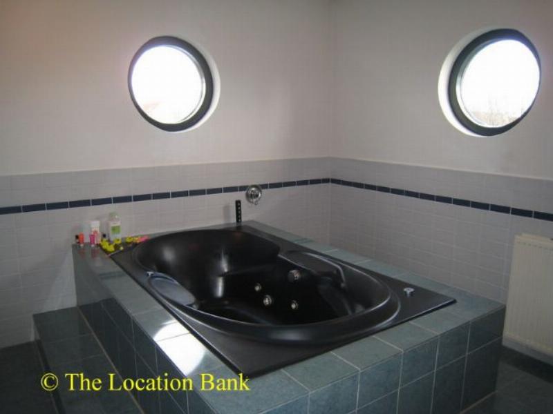 Badezimmer mit jacuzzi