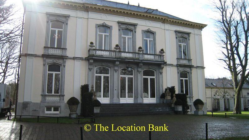 Country house villa oder Kleines Schloss