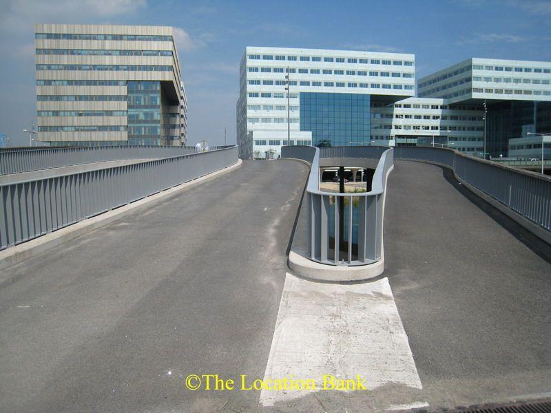 Stra&szlig;es mit Skyline