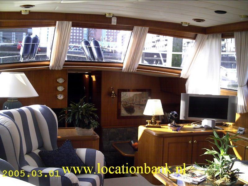 Moderne Motor Yacht oder Schiff