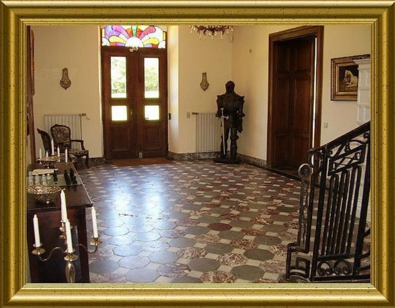 Eingang Schloss oder Villa