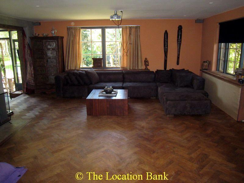 Wohnzimmer mit parquet floor