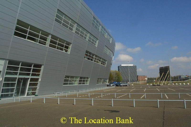 Moderne building