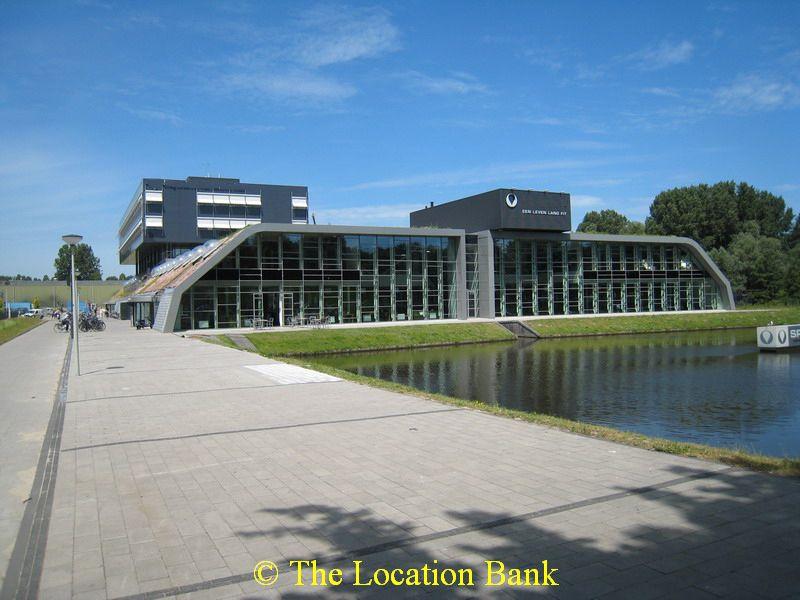 Moderne building
