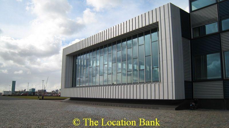 Moderne building
