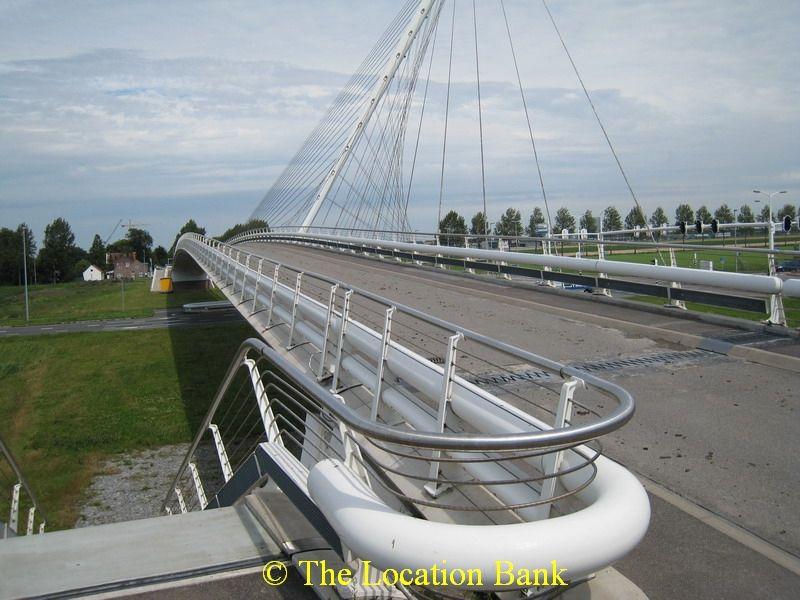 Moderne Br&uuml;cke