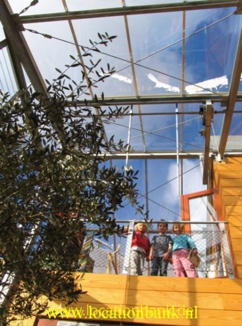 Huis met veel glas