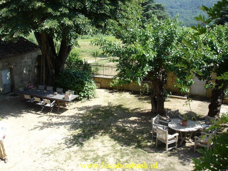 Alte Villa oder house mit court