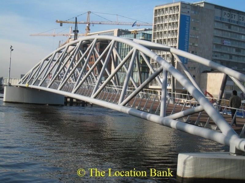 Moderne Br&uuml;cke