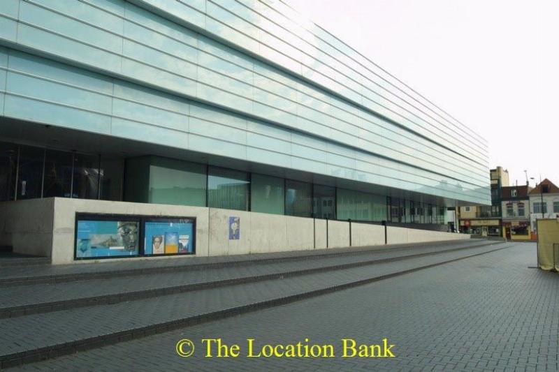 Moderne building