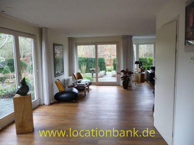 spacious Wohnzimmer
