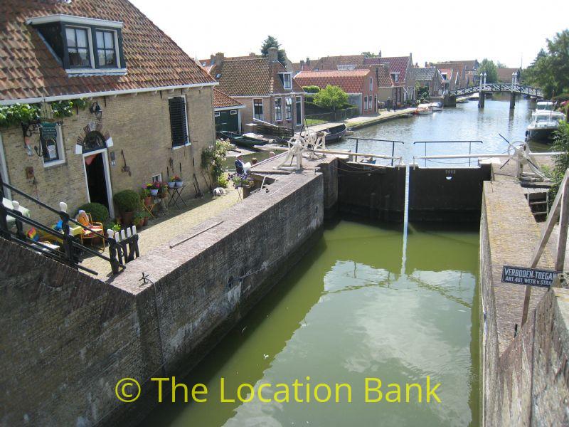 Sluice oder water lock