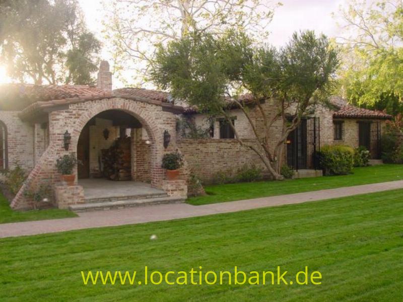 Adobe House