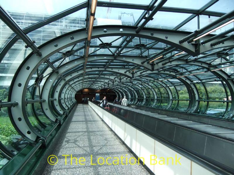 Flughafen walking tunnel