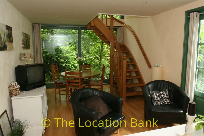 Wohnzimmer mit staircase