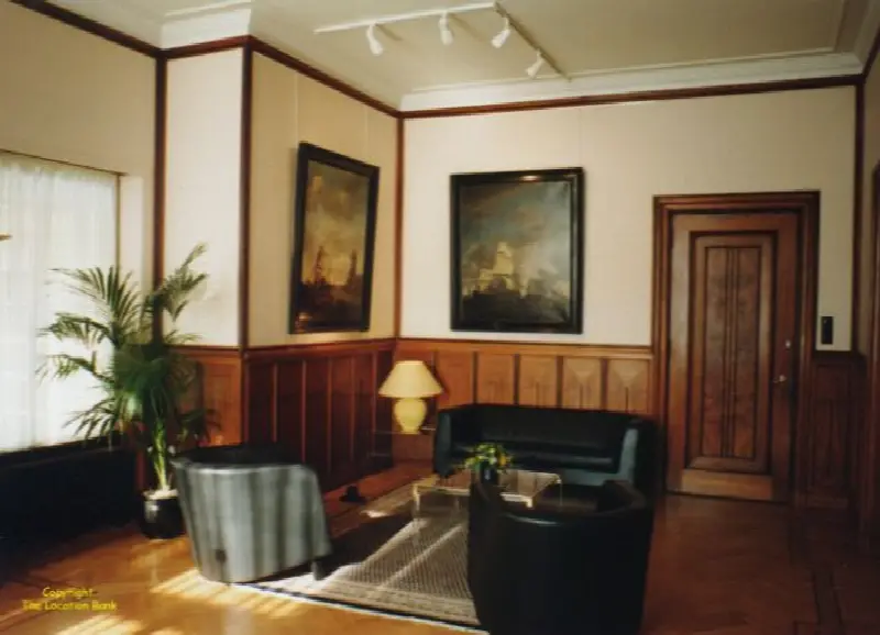 Klassiek Kantoor met lambrisering / very classic office