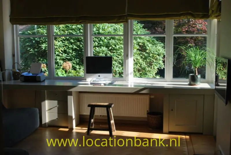 werkplek en vensterbank