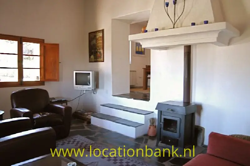 woonkamer met haard