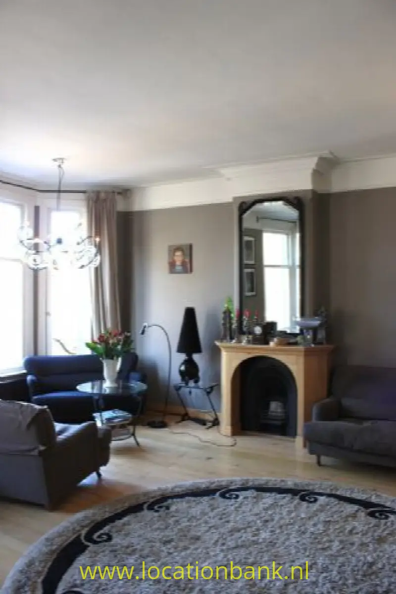 woonkamer met erker