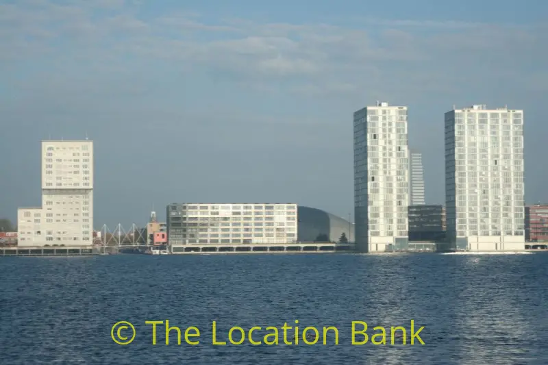 Skyline aan het water