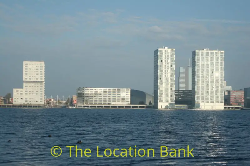 Skyline aan het water