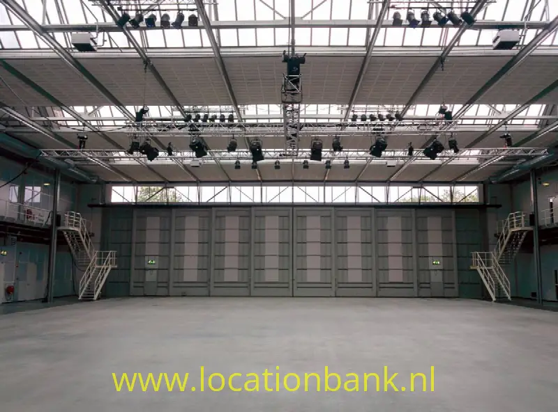 Lege industriële Loods of Hal
