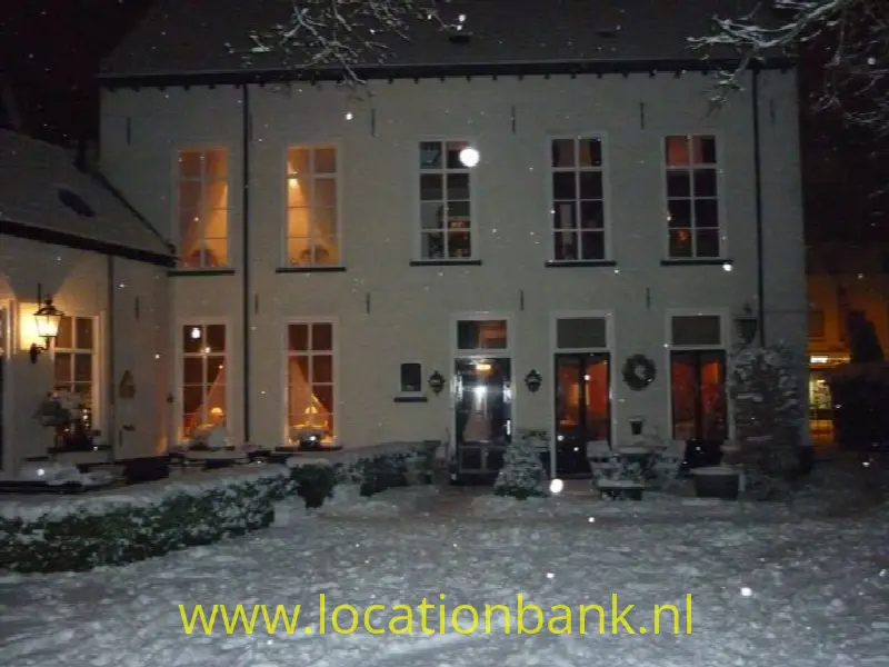 achterzijde huis winter