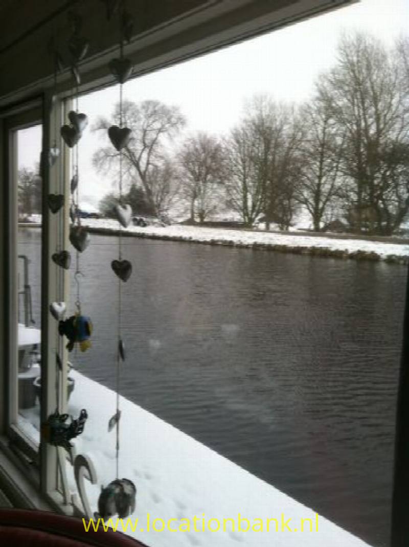 uitzicht op water met steiger