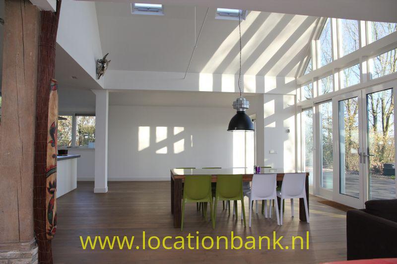 huiskamer met veel licht