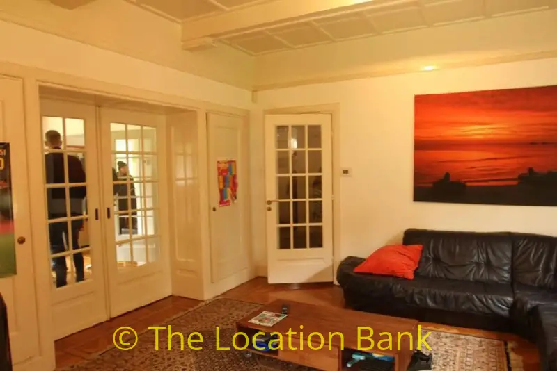 kamer ensuite met parketvloer