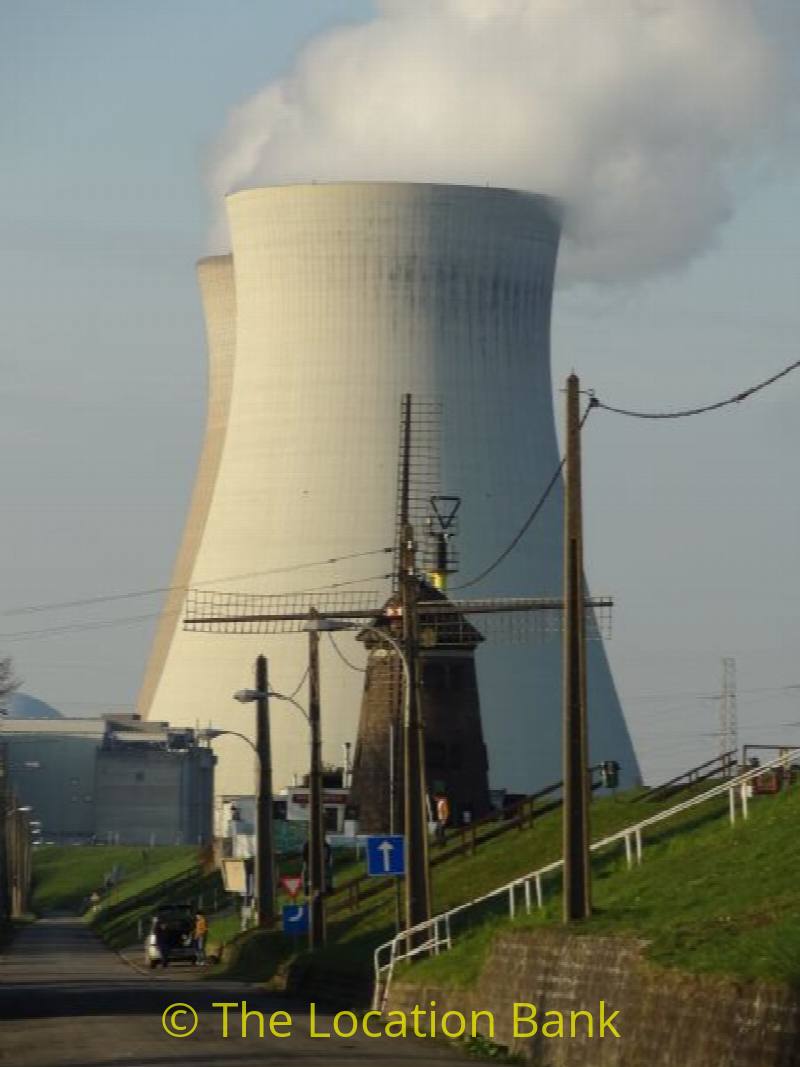 Windmolen en fabriek